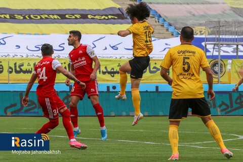 برد سه امتیازی تیم فوتبال سپاهان مقابل تراکتور

عکس:مجتبی جهان بخش