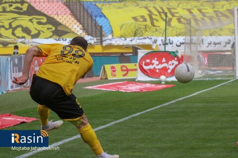 برد سه امتیازی تیم فوتبال سپاهان مقابل تراکتور

عکس:مجتبی جهان بخش