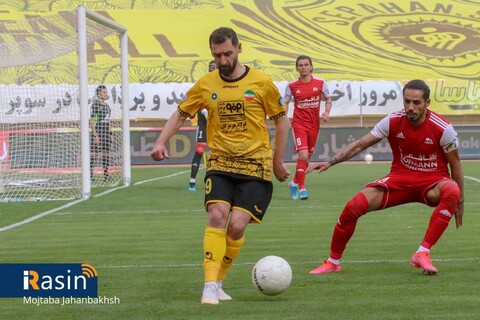 برد سه امتیازی تیم فوتبال سپاهان مقابل تراکتور

عکس:مجتبی جهان بخش