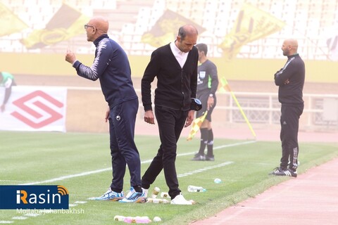 برد سه امتیازی تیم فوتبال سپاهان مقابل تراکتور

عکس:مجتبی جهان بخش