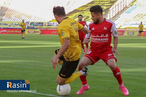 برد سه امتیازی تیم فوتبال سپاهان مقابل تراکتور

عکس:مجتبی جهان بخش