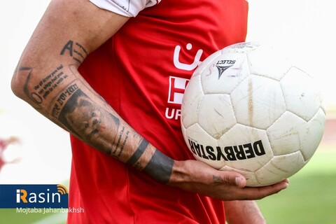 برد سه امتیازی تیم فوتبال سپاهان مقابل تراکتور

عکس:مجتبی جهان بخش