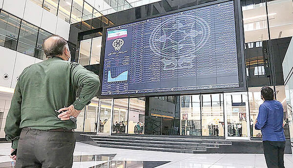 سیگنال‌های مثبت برای بازار سهام / دامنه نوسان گلوی بورس را گرفته!
