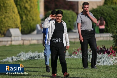 نحوه رعایت پروتکل های بهداشتی در روز قرمز اصفهان

عکس:مجتبی جهان بخش