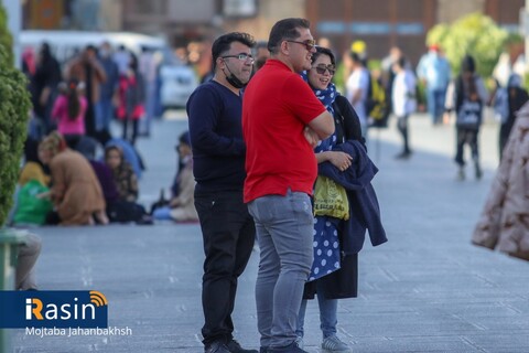 نحوه رعایت پروتکل های بهداشتی در روز قرمز اصفهان

عکس:مجتبی جهان بخش