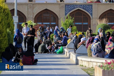 نحوه رعایت پروتکل های بهداشتی در روز قرمز اصفهان

عکس:مجتبی جهان بخش