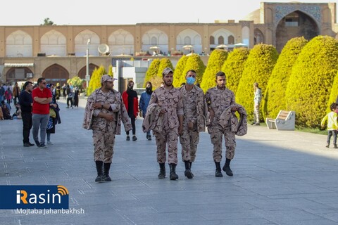 نحوه رعایت پروتکل های بهداشتی در روز قرمز اصفهان

عکس:مجتبی جهان بخش