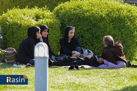 نحوه رعایت پروتکل های بهداشتی در روز قرمز اصفهان

عکس:مجتبی جهان بخش