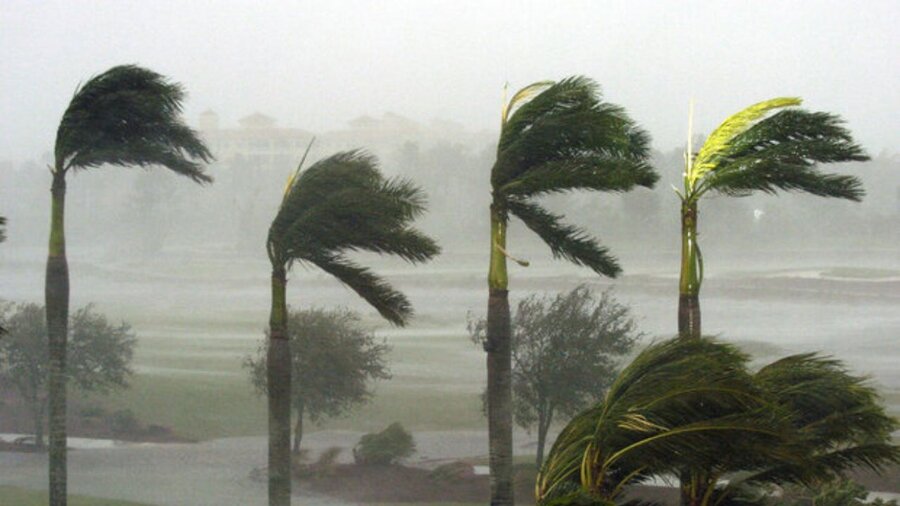 وزش باد شدید در غرب استان/خوروبیابانک گرمترین شهر اصفهان