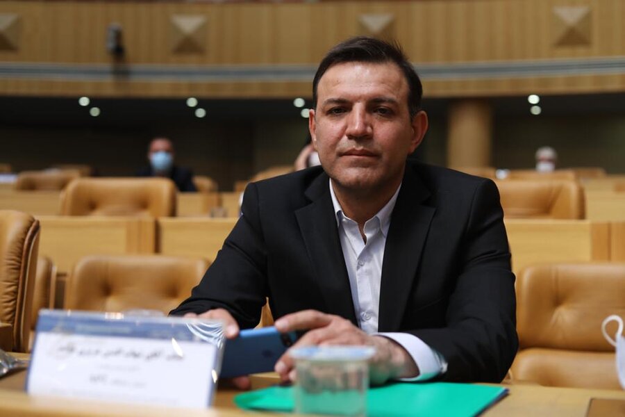عزیزی‌خادم: کسی حاضر نشد سرپرست تیم ملی شود!/ واگذاری ساختمان پرسپولیس درست نیست