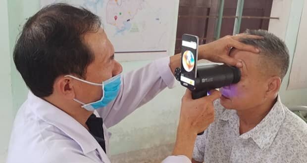 سامسونگ گوشی های گلکسی قدیمی را به دستگاه بررسی سلامت چشم تبدیل می‌کند
