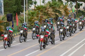 رژه موتوری و سواری به مناسبت روز ارتش در اصفهان