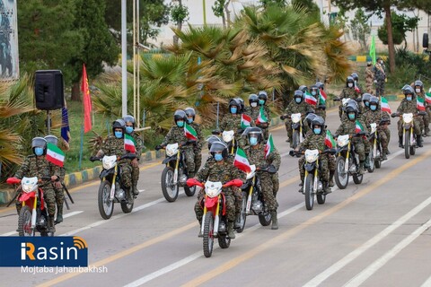رژه موتوری و سواری به مناسبت روز ارتش در اصفهان