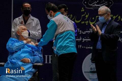 مراسم تزریق نخستین واکسن مشترک ایران و کوبا