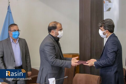 ایین تقدیر سازمان پزشک قانونی کشور ازمسئولیت اجتماعی شرکت فولاد مبارکه اصفهان

عکس:مجتبی جهان بخش