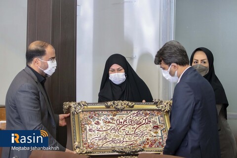 ایین تقدیر سازمان پزشک قانونی کشور ازمسئولیت اجتماعی شرکت فولاد مبارکه اصفهان

عکس:مجتبی جهان بخش