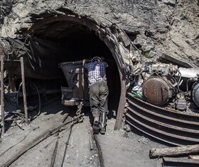 تاکنون ۳۰۰ واگن آوار از محل حادثه معدن طزره دامغان خارج شده است/ هیچ نشانه ای از معدنچیان یافت نشد