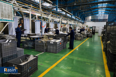 گروه صنعتی انتخاب الکترونیک- اسنوا-لوزام خانگی- کارگر-کارخانه-کارگر کارخانه