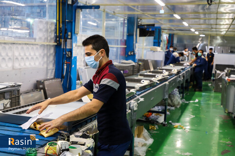 گروه صنعتی انتخاب الکترونیک- اسنوا-لوزام خانگی- کارگر-کارخانه-کارگر کارخانه