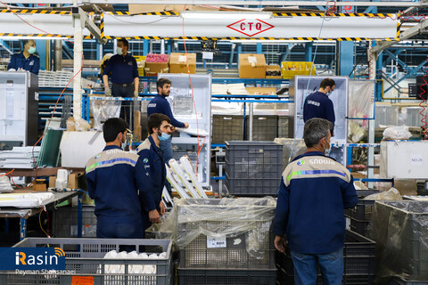 گروه صنعتی انتخاب الکترونیک- اسنوا-لوزام خانگی- کارگر-کارخانه-کارگر کارخانه