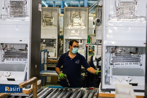 گروه صنعتی انتخاب الکترونیک- اسنوا-لوزام خانگی- کارگر-کارخانه-کارگر کارخانه