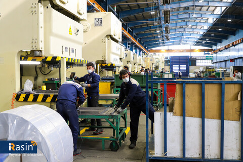 گروه صنعتی انتخاب الکترونیک- اسنوا-لوزام خانگی- کارگر-کارخانه-کارگر کارخانه