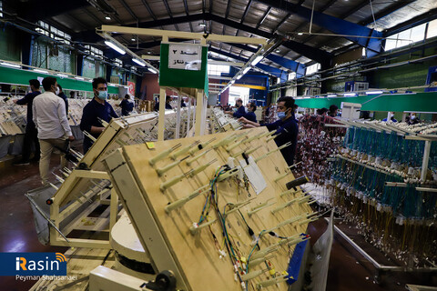 گروه صنعتی انتخاب الکترونیک- اسنوا-لوزام خانگی- کارگر-کارخانه-کارگر کارخانه