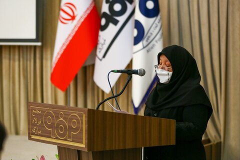 ایران سادات قریشی مدیر روابط عمومی آتیه فولاد نقش جهان