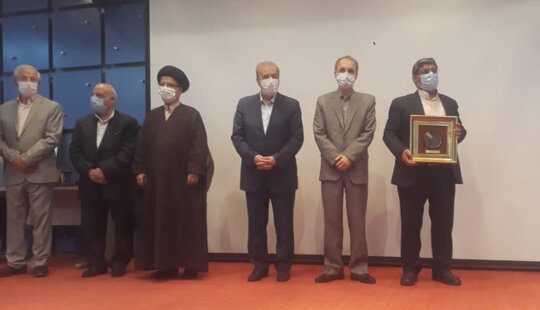 روابط عمومی ذوب آهن اصفهان نشان عالی روابط عمومی را دریافت کرد
