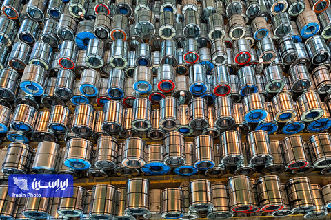 نگاهی به صنعت ۱۸ میلیارددلاری ایران/ نقش فولاد مبارکه در جهش ۶۰ برابری تولید فولاد بعد از انقلاب اسلامی ورق رنگی