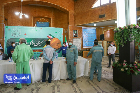 حضور پرشور کارکنان شرکت فولاد مبارکه در سیزدهمین انتخابات ریاست جمهوری