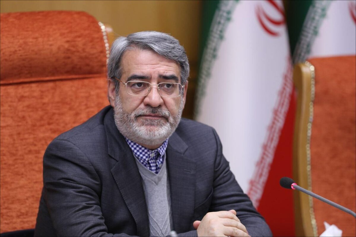 تاکید فرمانده قرارگاه عملیاتی کرونا بر تامین اکسیژن مراکز درمانی