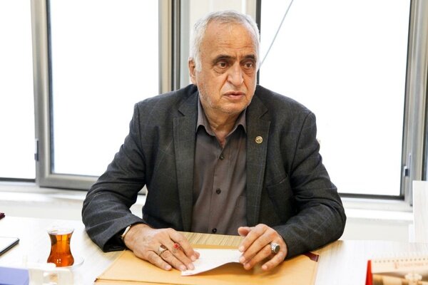 قرارداد فرعباسی با ذوب آهن غیرقانونی است