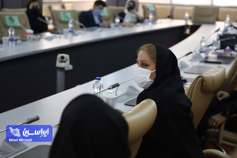 نشست مدیر روابط عمومی شرکت فولاد مبارکه با تعدادی از نمایندگان رسانه های تخصصی صنعت و اقتصاد