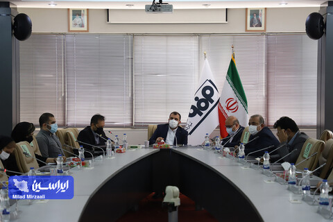 نشست مدیر روابط عمومی شرکت فولاد مبارکه با تعدادی از نمایندگان رسانه های حوزه صنعت و اقتصاد