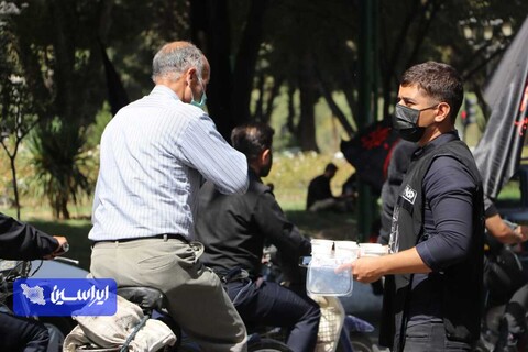 پذیرایی شرکت فولاد مبارکه از عزاداران حسینی در موکب‌های شهدای فولاد مبارکه
