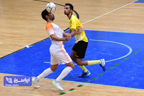 رقابت‌ تیم های فوتسال سپاهان و مس سونگون