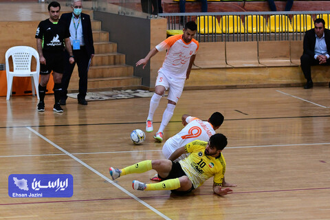 رقابت‌ تیم های فوتسال سپاهان و مس سونگون