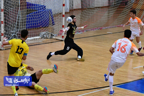 رقابت‌ تیم های فوتسال سپاهان و مس سونگون