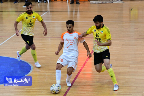 رقابت‌ تیم های فوتسال سپاهان و مس سونگون