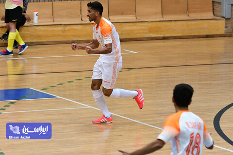 رقابت‌ تیم های فوتسال سپاهان و مس سونگون