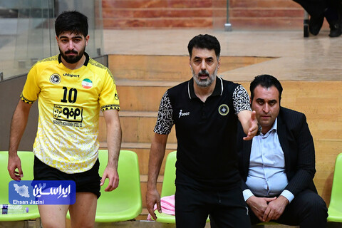 رقابت‌ تیم های فوتسال سپاهان و مس سونگون