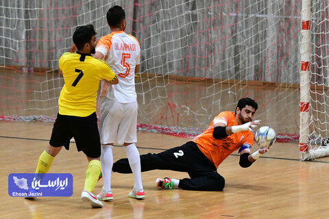 رقابت‌ تیم های فوتسال سپاهان و مس سونگون