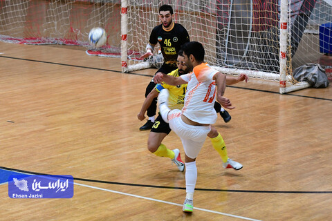 رقابت‌ تیم های فوتسال سپاهان و مس سونگون