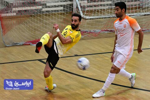 رقابت‌ تیم های فوتسال سپاهان و مس سونگون