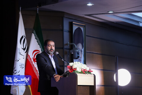 ضرورت خدمت بیمنت به مردم با تلاش صادقانه/ استاندار پیشران سیاستهای دولت در منطقه حکمرانی خود است آیین تودیع و معارفه استاندار اصفهان با حضور وزیر کشور