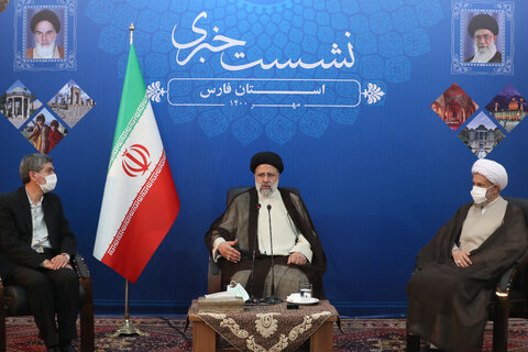 نشست خبری رئیس جمهور در استان فارس