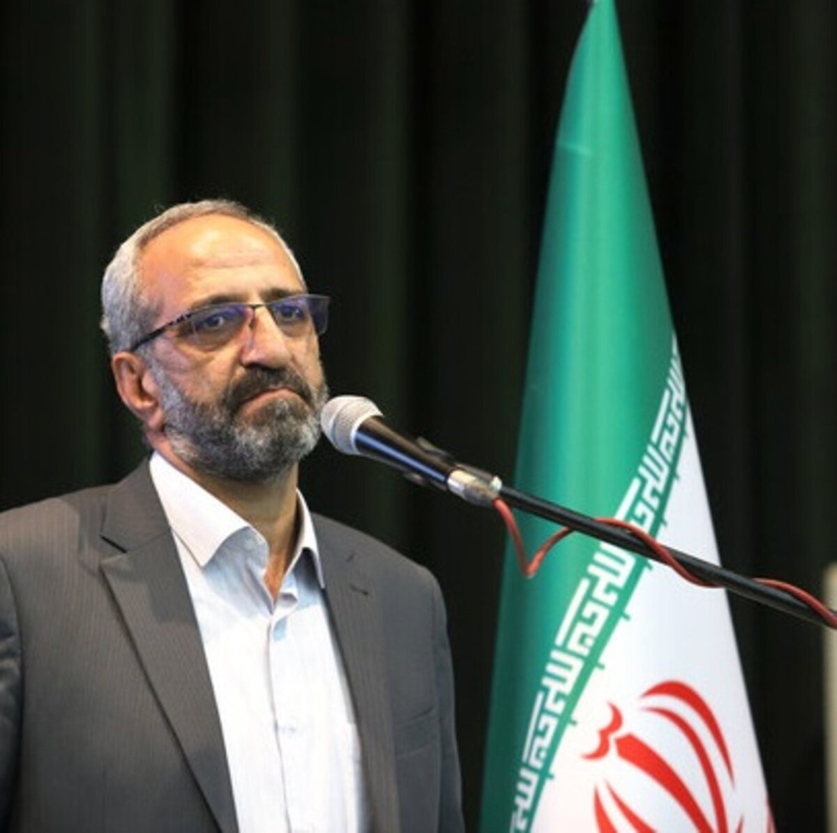اقناع نخبگان و موثران بازار اصفهان اهمیت دارد