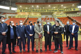 بازدید استاندار اصفهان از ورزشگاه بزرگ نقش جهان