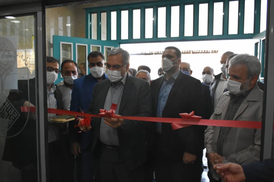 سفر وزیر بهداشت و درمان به اصفهان/ بازدید از پروژه های خیرساز؛ افتتاح و کلنگ‌زنی طرح های بهداشتی و درمانی